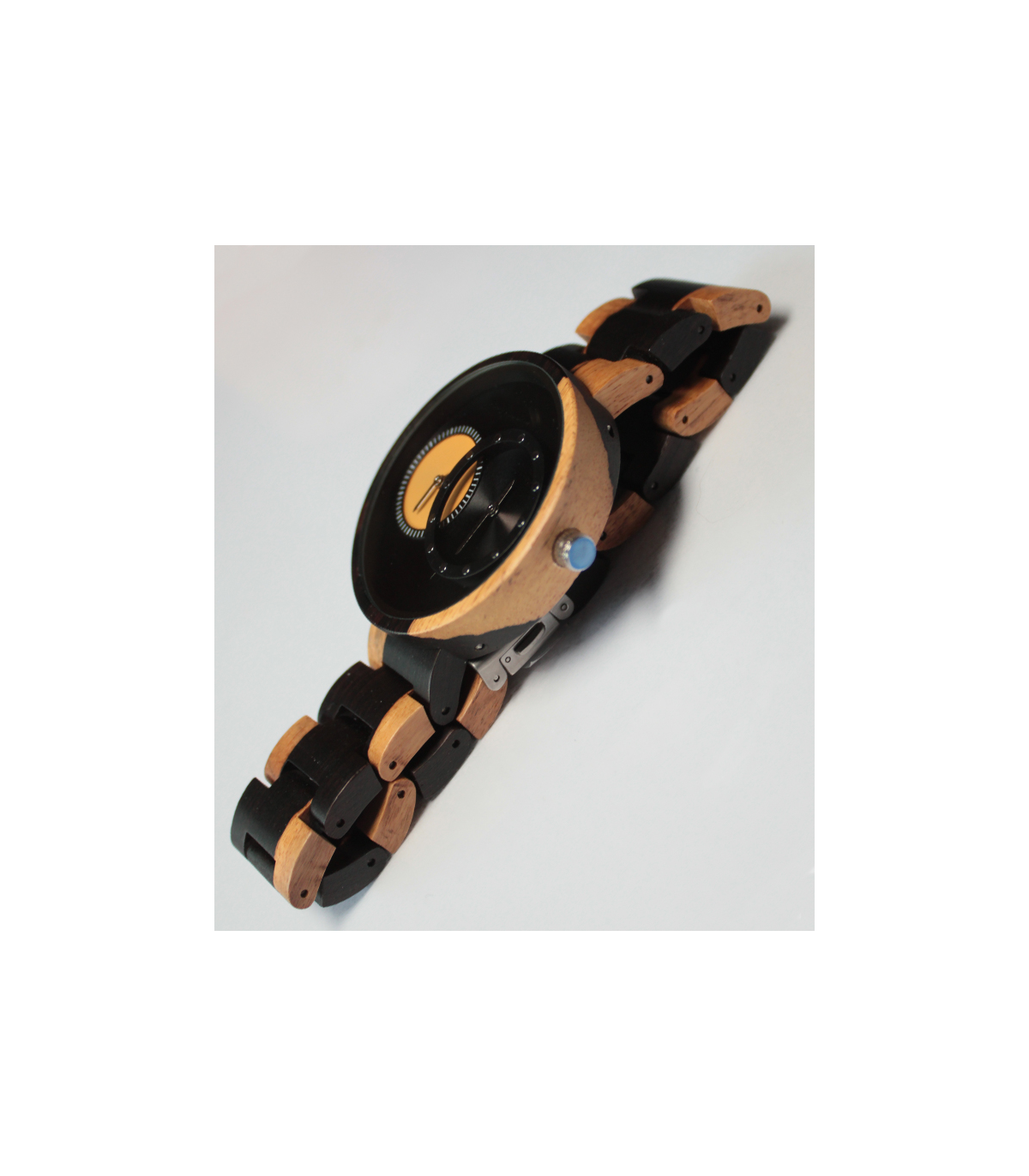 zwart-wit houten horloge
