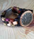 dameshorloge met meerkleurige houten band