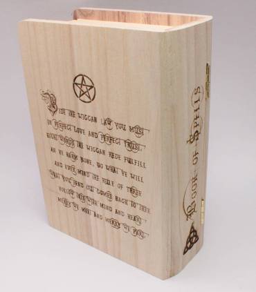 houten Book of Spells