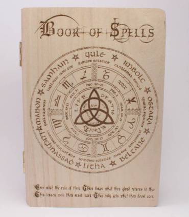 houten Book of Spells